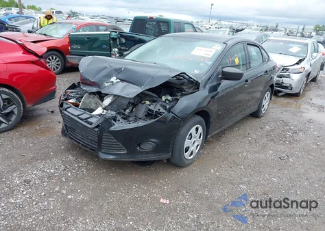 2014 Ford Focus S из США, поврежденный, VIN 1FADP3E20EL319869